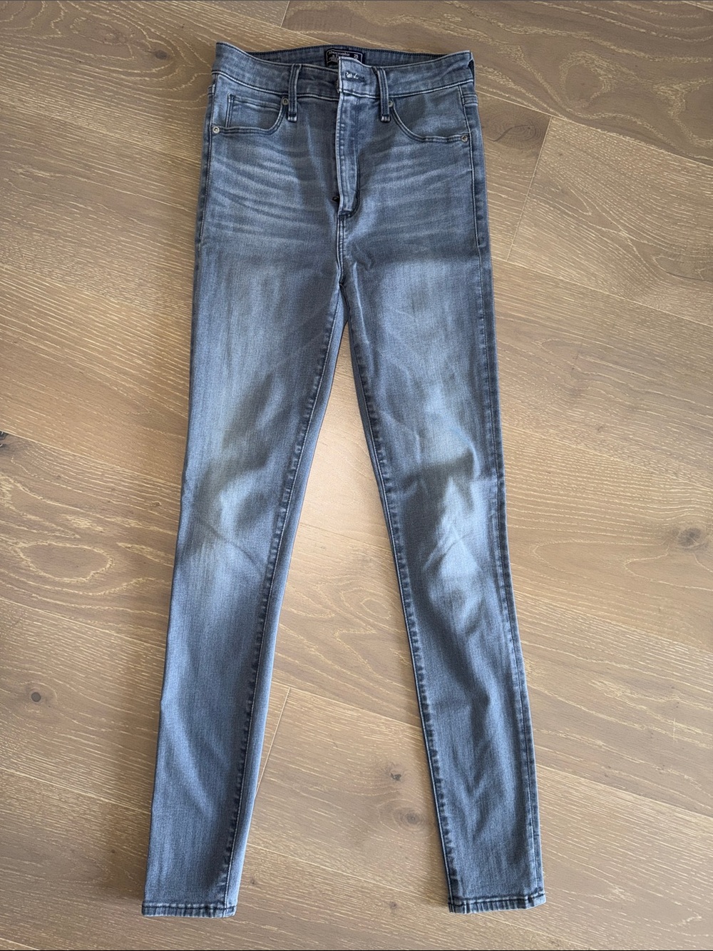 Abercrombie & Fitch Women’s Gray Skinny Jeans size 25L